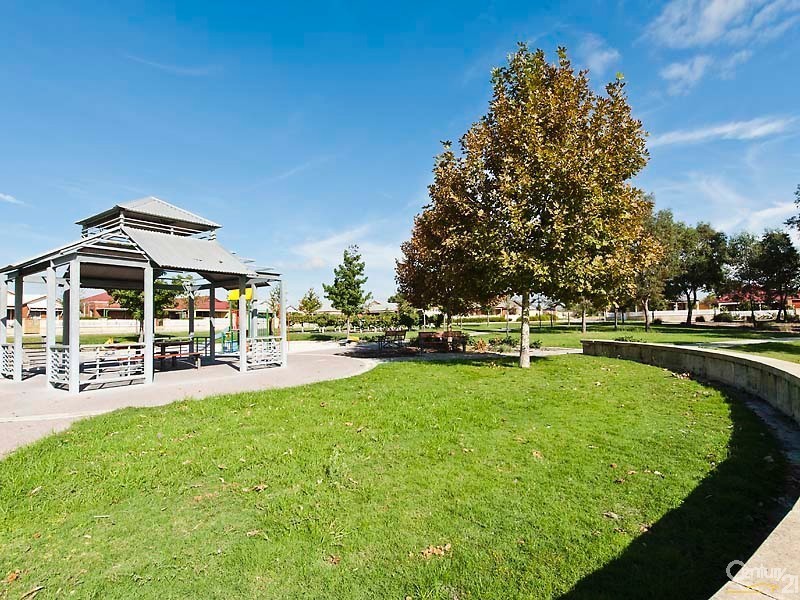 42 Halpin Circle, Ellenbrook WA 6069