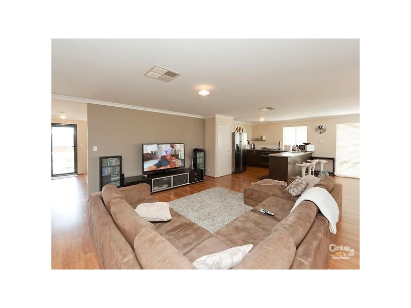 6 Hatfield Road, Ellenbrook WA 6069