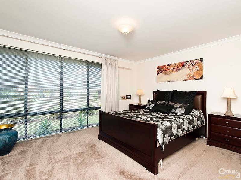 60 Roxburghe Drive, The Vines WA 6069