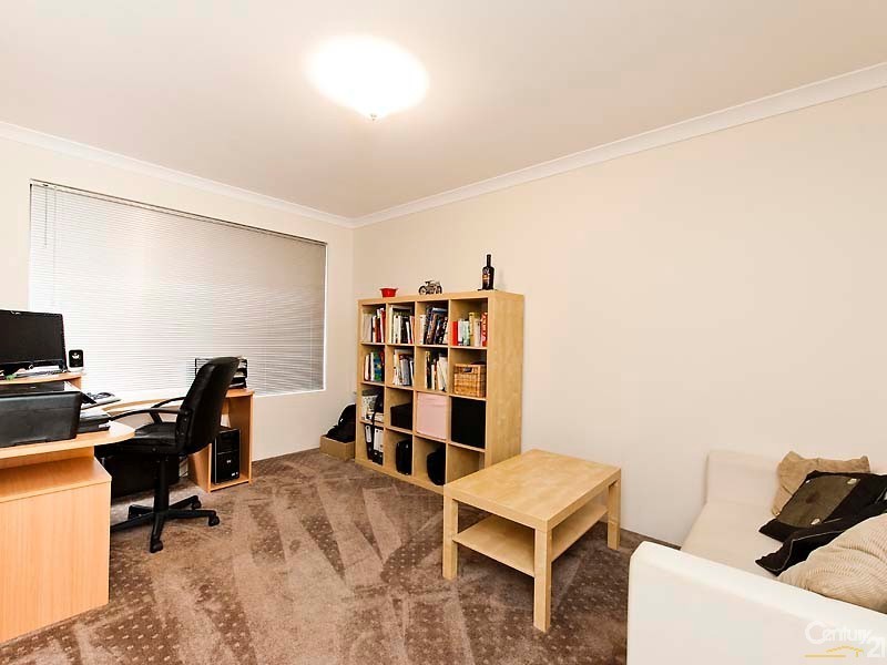60 Roxburghe Drive, The Vines WA 6069