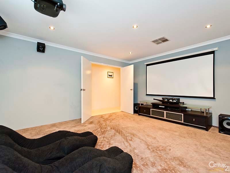 60 Roxburghe Drive, The Vines WA 6069