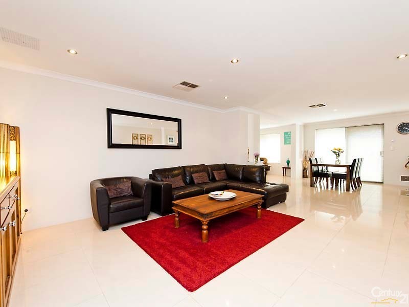60 Roxburghe Drive, The Vines WA 6069