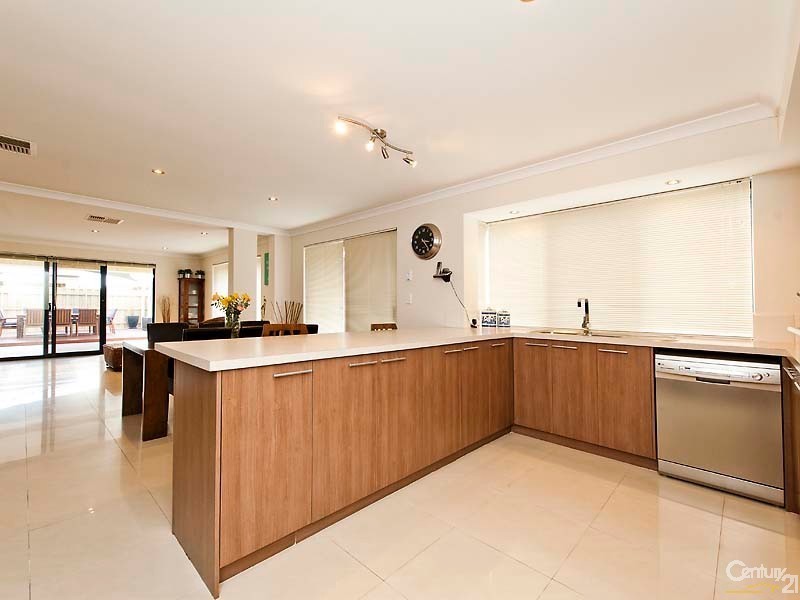60 Roxburghe Drive, The Vines WA 6069