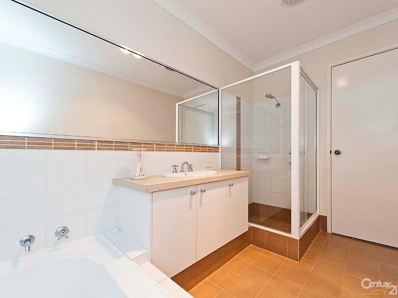 60 Roxburghe Drive, The Vines WA 6069