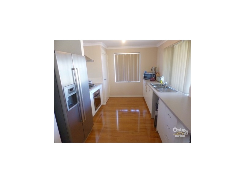 11 Duvall Pkwy, Aveley WA 6069