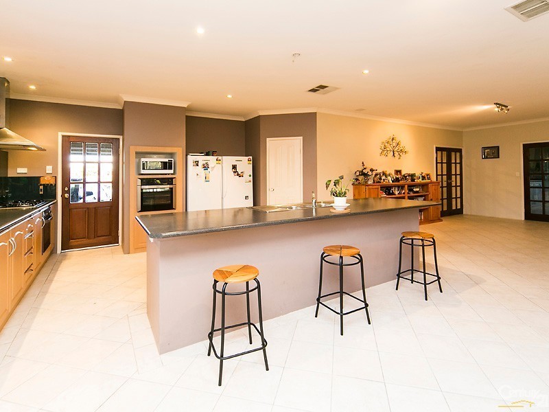 16 Welara Circle, Henley Brook WA 6055