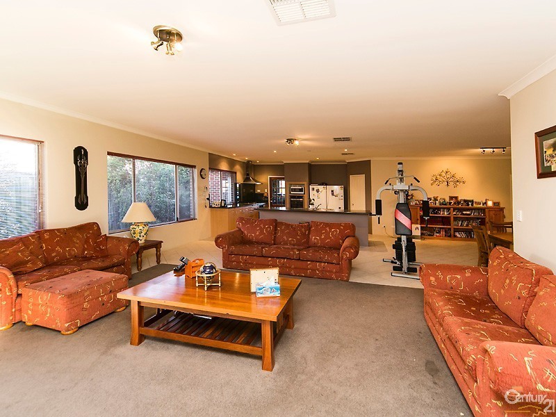 16 Welara Circle, Henley Brook WA 6055