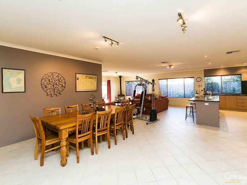 16 Welara Circle, Henley Brook WA 6055