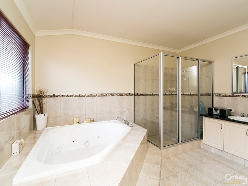 16 Welara Circle, Henley Brook WA 6055