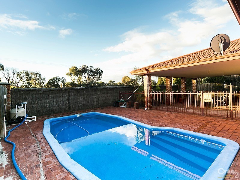 16 Welara Circle, Henley Brook WA 6055