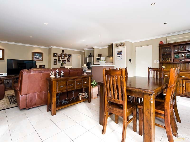 2 Gladman Pass, Ellenbrook WA 6069