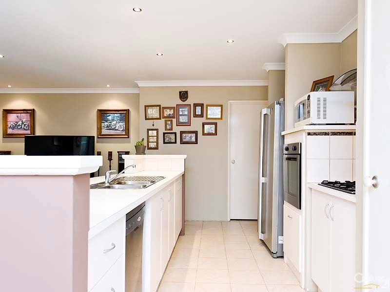 2 Gladman Pass, Ellenbrook WA 6069