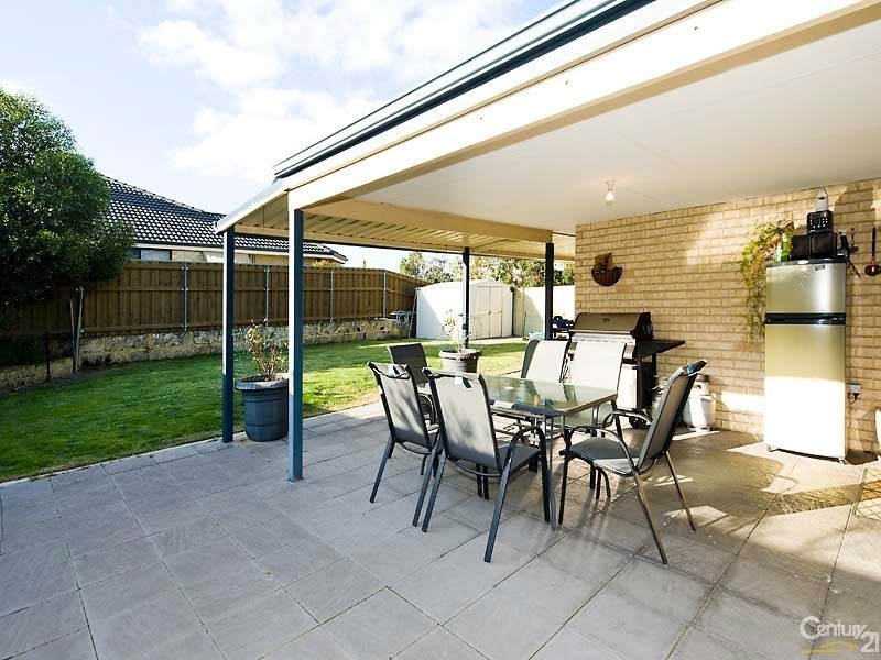 2 Gladman Pass, Ellenbrook WA 6069