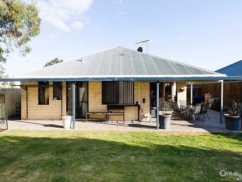 2 Gladman Pass, Ellenbrook WA 6069