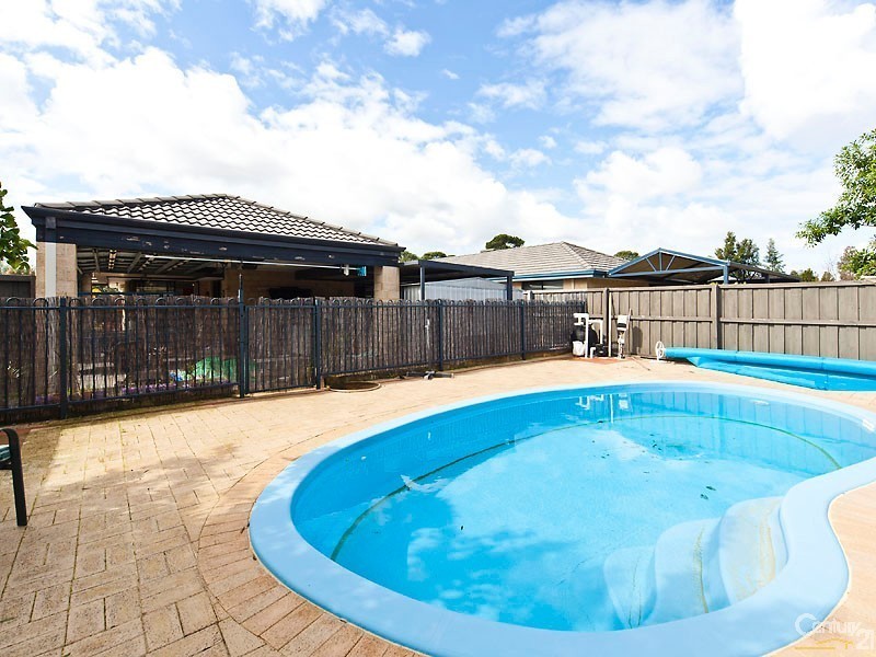 24 St Tropez Vista, Ellenbrook WA 6069