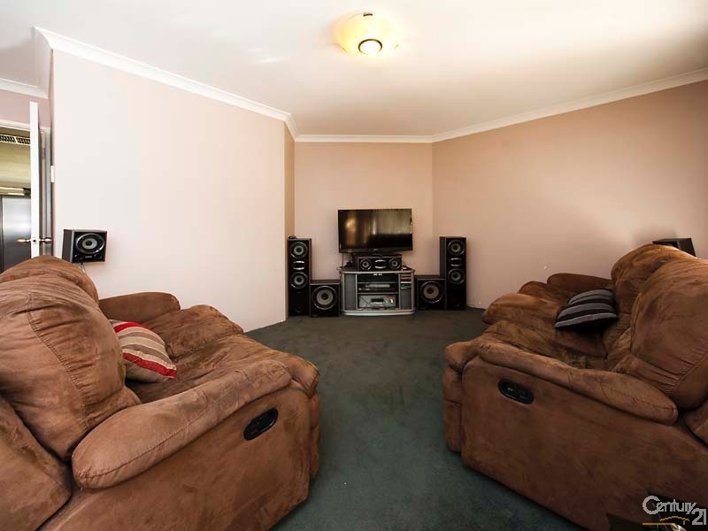 9 Snow Wood Avenue, Ellenbrook WA 6069