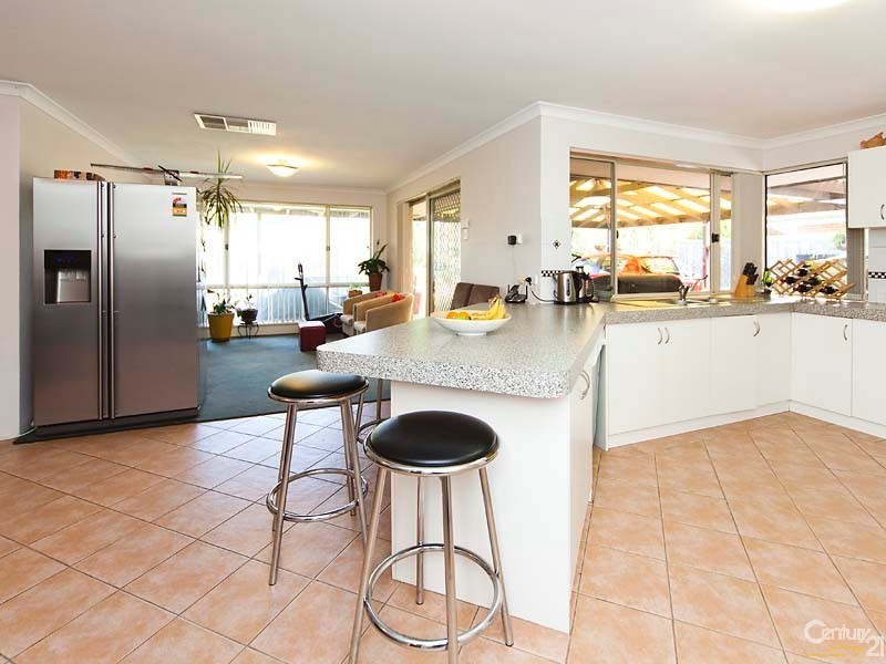 9 Snow Wood Avenue, Ellenbrook WA 6069