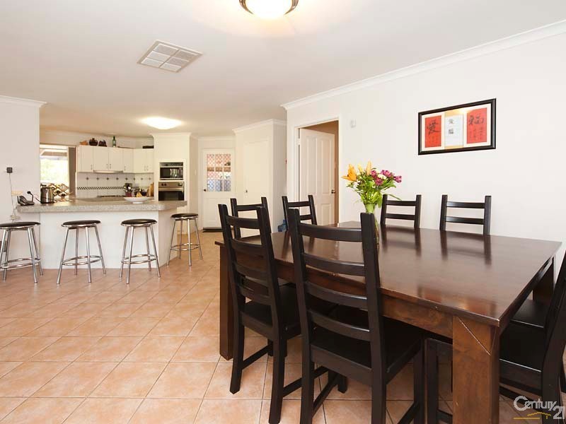 9 Snow Wood Avenue, Ellenbrook WA 6069