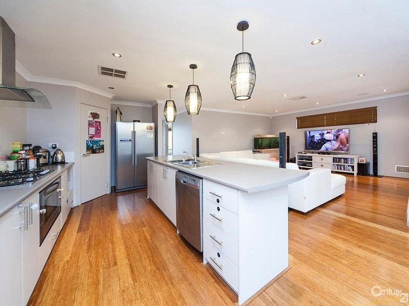 18 Safford Avenue, Aveley WA 6069