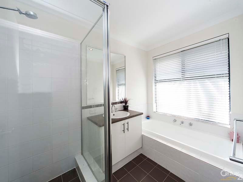 18 Safford Avenue, Aveley WA 6069