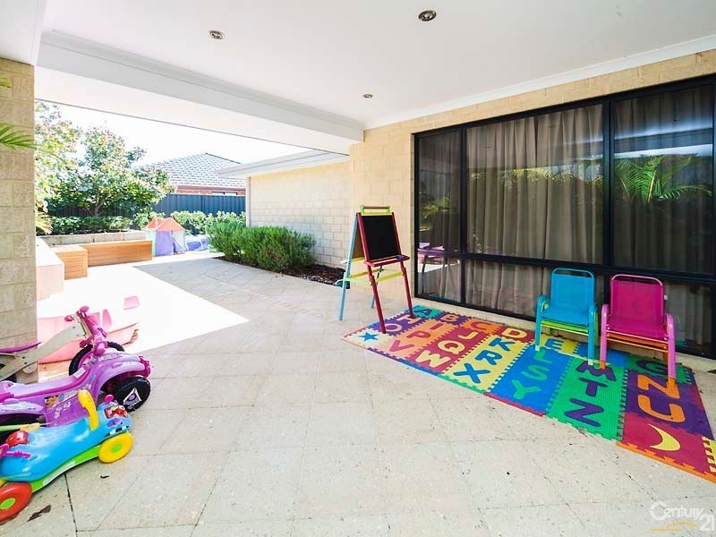 18 Safford Avenue, Aveley WA 6069