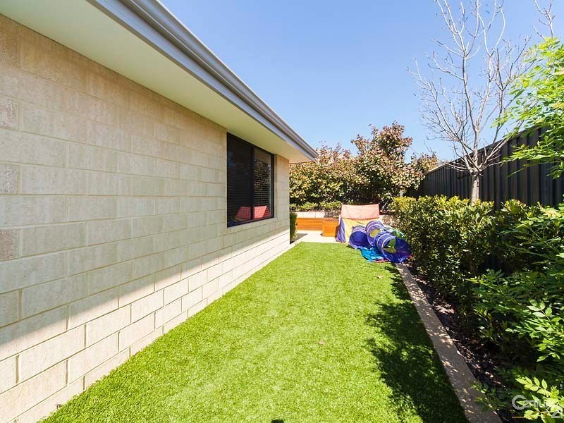 18 Safford Avenue, Aveley WA 6069