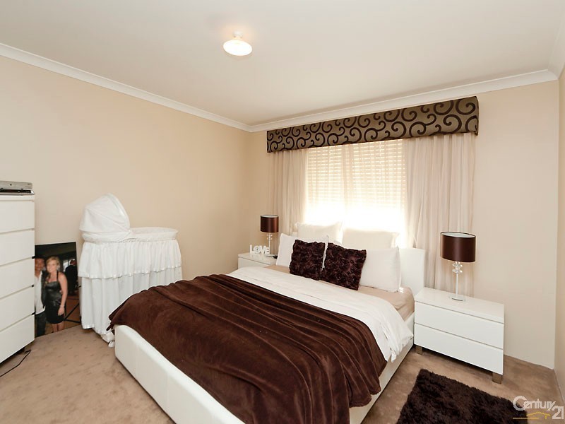 6 Hatfield Road, Ellenbrook WA 6069