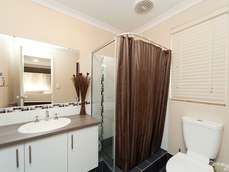 6 Hatfield Road, Ellenbrook WA 6069