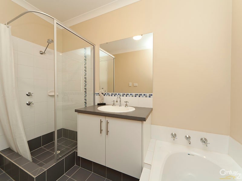 6 Hatfield Road, Ellenbrook WA 6069