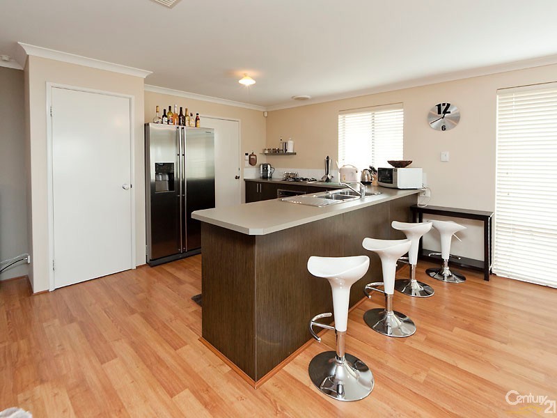 6 Hatfield Road, Ellenbrook WA 6069