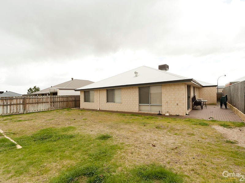 6 Hatfield Road, Ellenbrook WA 6069