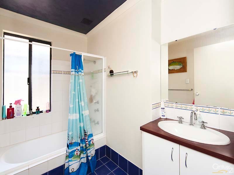 2 Bourne Terrace, Ellenbrook WA 6069