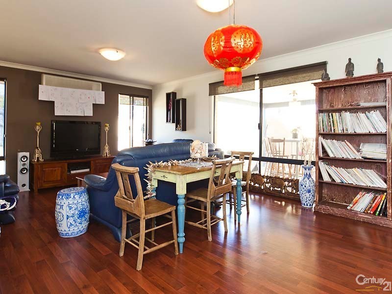 2 Bourne Terrace, Ellenbrook WA 6069