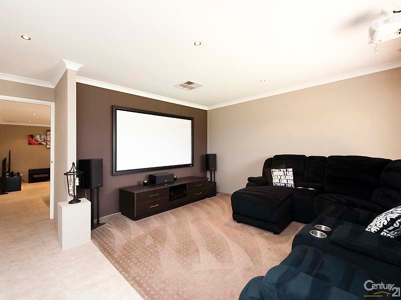 21 Whitehart Entrance, Aveley WA 6069