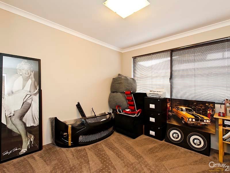 21 Whitehart Entrance, Aveley WA 6069