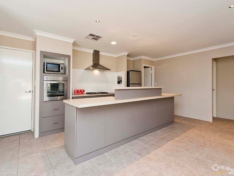 21 Whitehart Entrance, Aveley WA 6069