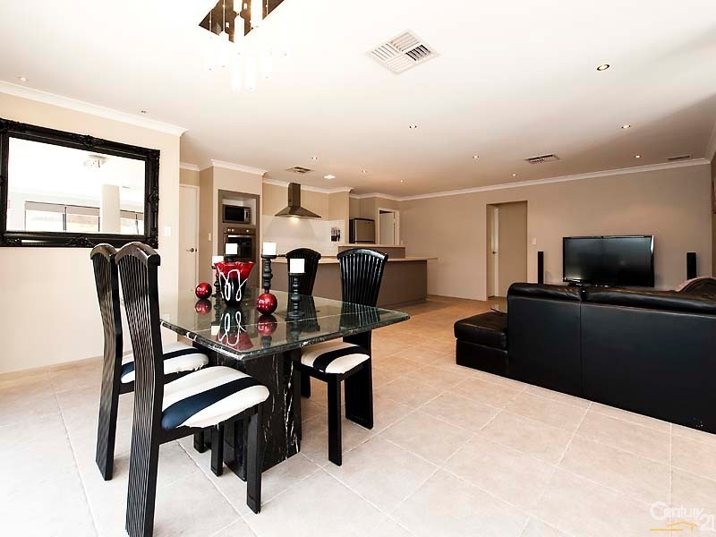 21 Whitehart Entrance, Aveley WA 6069