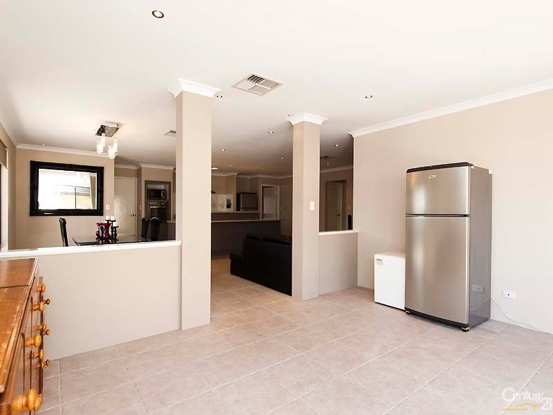 21 Whitehart Entrance, Aveley WA 6069