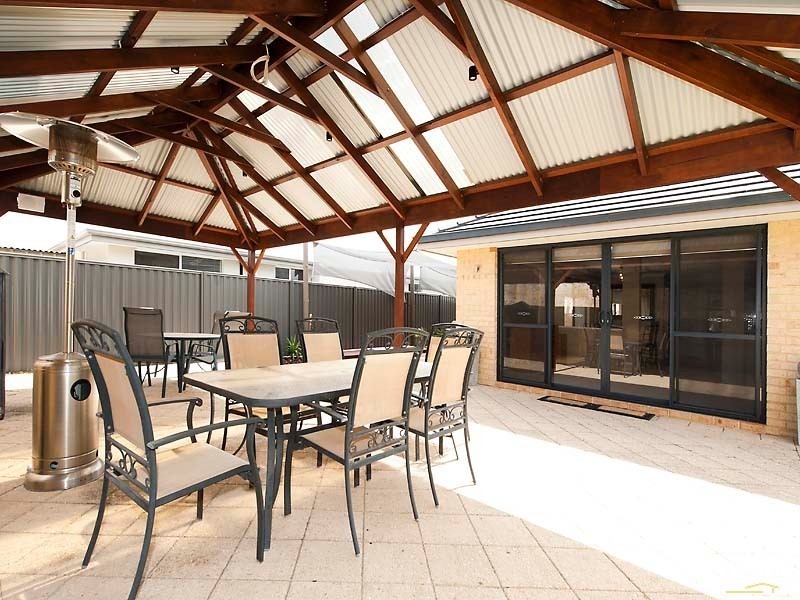 21 Whitehart Entrance, Aveley WA 6069