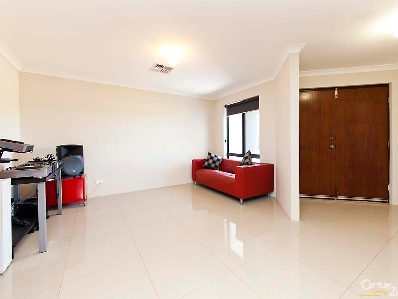 5 Cape Gardens, Ellenbrook WA 6069