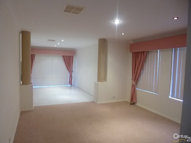 4 Maplewood Green, Ellenbrook WA 6069