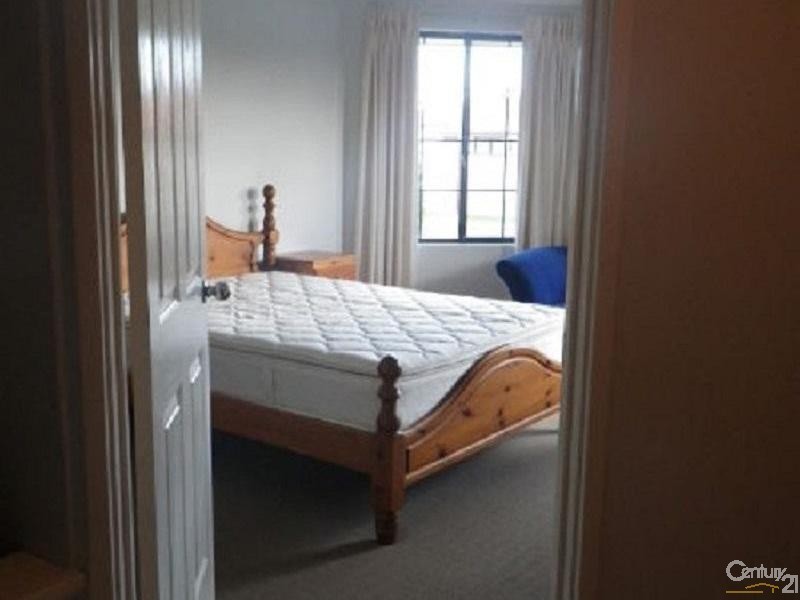 28 Strathalbyn Loop, Carramar WA 6031