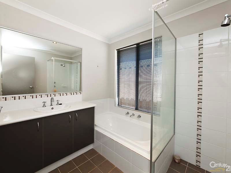 141 Elmridge Parkway, Ellenbrook WA 6069