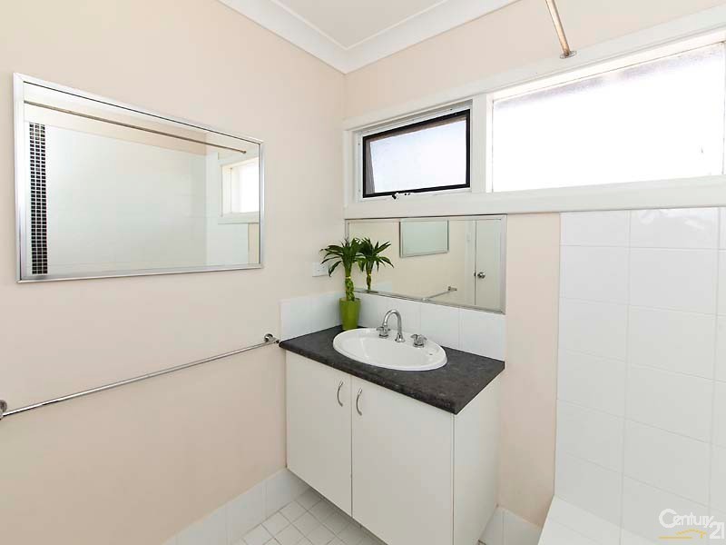 20b Hatfield Way, Girrawheen WA 6064