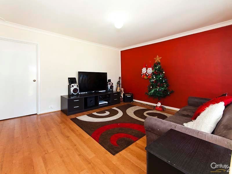 20b Hatfield Way, Girrawheen WA 6064