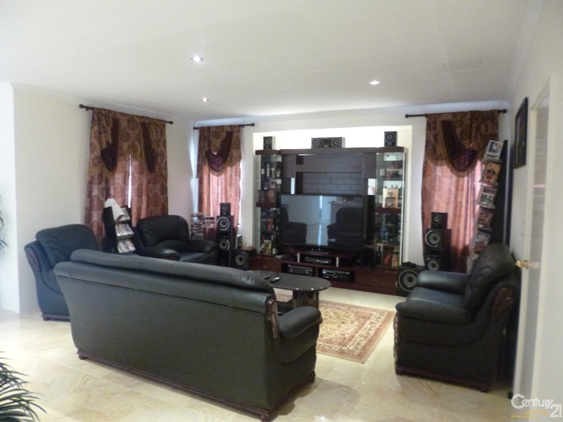 5 Loveday Street, Ellenbrook WA 6069