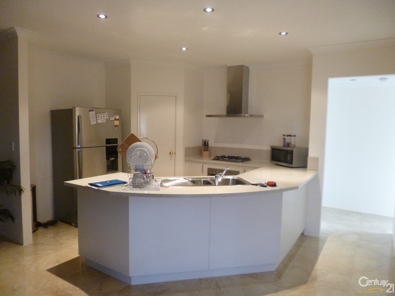 5 Loveday Street, Ellenbrook WA 6069