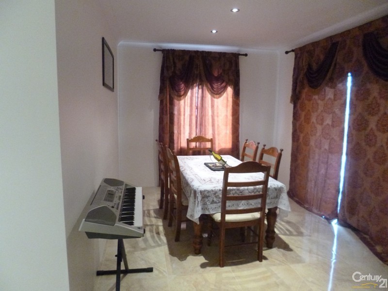 5 Loveday Street, Ellenbrook WA 6069