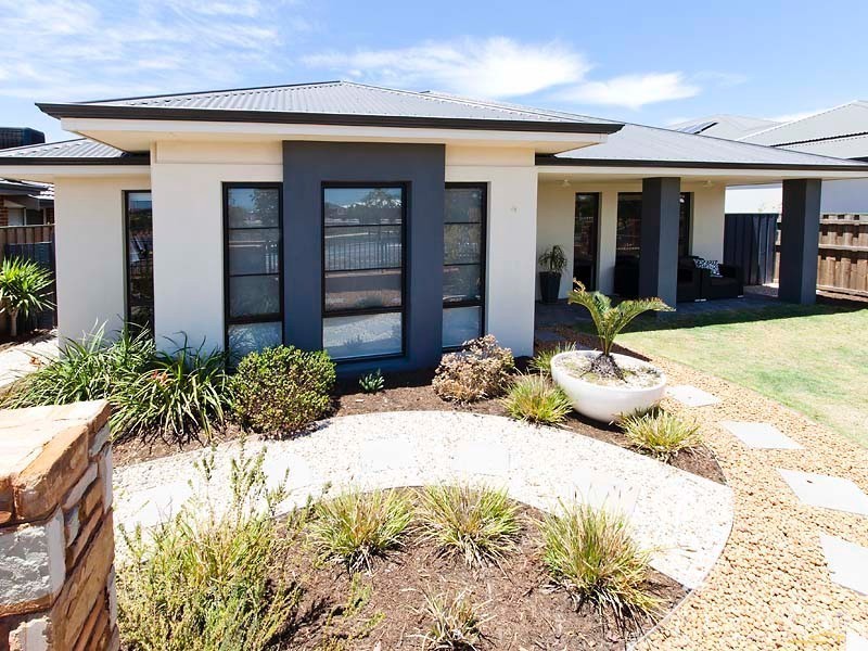 4 Putley Road, The Vines WA 6069