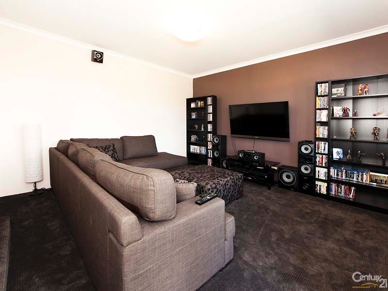 4 Putley Road, The Vines WA 6069